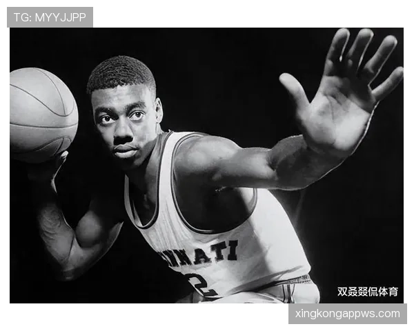 奥斯卡·罗伯特森突破组织双核效率压制同期得分手