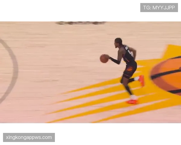 杰伦·格林利用突破拉开防守空间 提高球队关键时刻得分效率