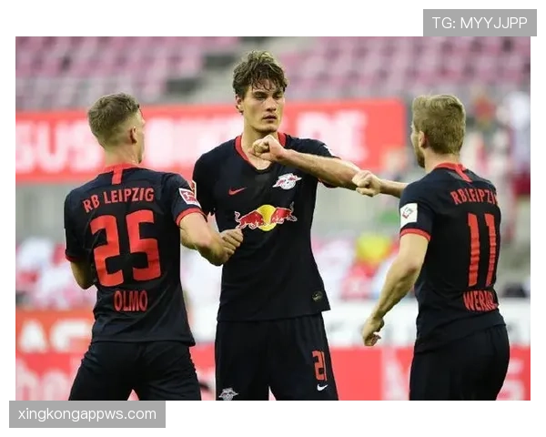 克鲁伊夫式直塞撕裂防线，为何本赛季比边锋更有效？